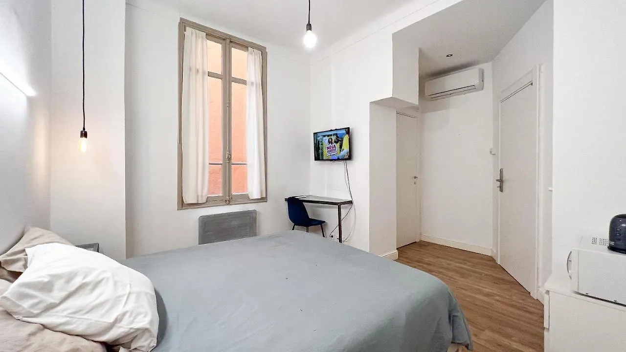 Chambre Moderne, Proche Monaco Beausoleil 0*,  France